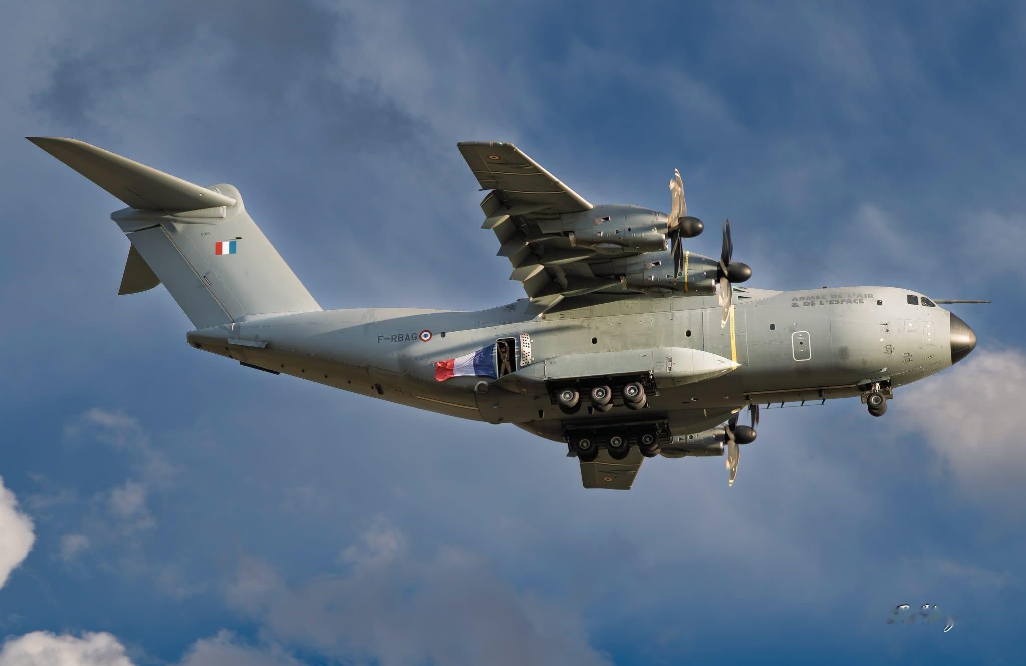 向阳而飞，法国空天军（AAE）A400MPhoto credit: Sebast