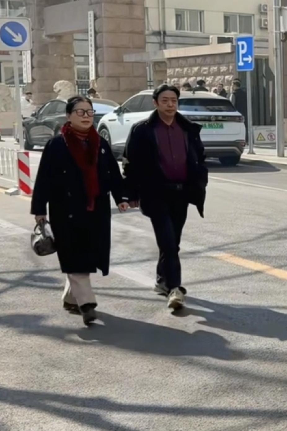 柴桑大姐直播回应空转问题！

几年了，问题不解决，却要解决提出问题的人，大姐说，