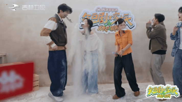 短剧演员这次真停工了内娱首个短剧演员出逃综艺内娱迎来短剧演员集体出逃名场面，告别
