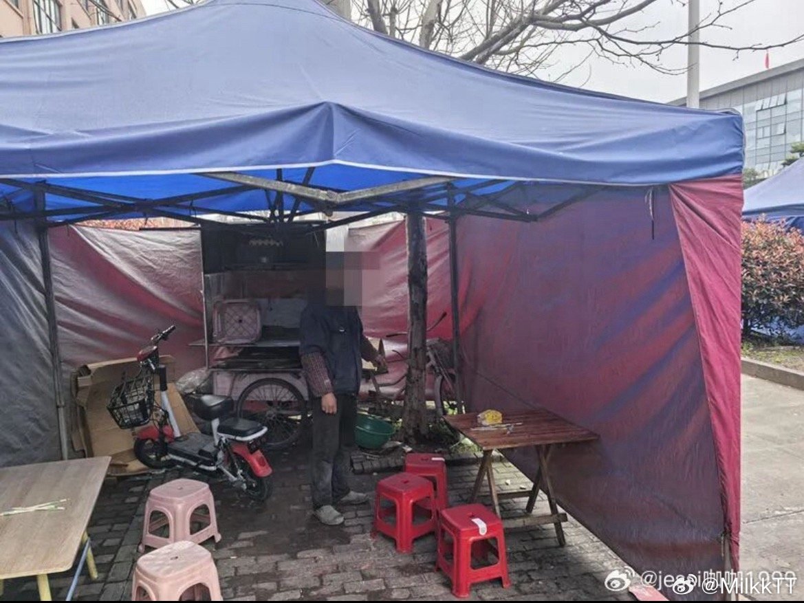 一份特殊夜宵见证台州警民的双向奔赴台州澄江派出所民警快速破案，帮餐饮摊主找回被盗