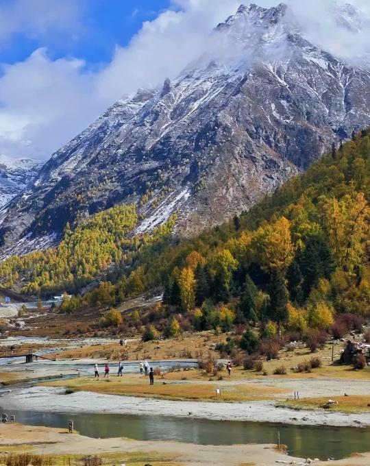 理小路︱雪山公路最美的季节到啦💰138/人
📣“川西独库公路”，四季景观各异