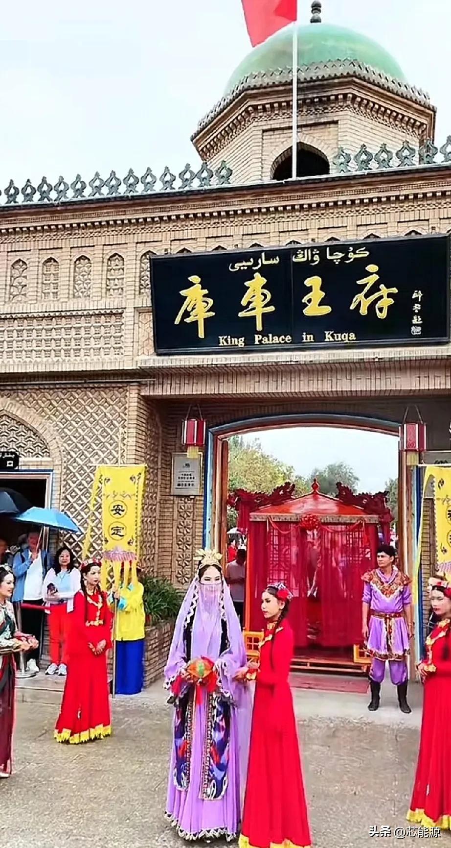 中国最后一位王妃，现在也得自食其力。明码标价，拍照30/人，不给不让拍，没毛病，