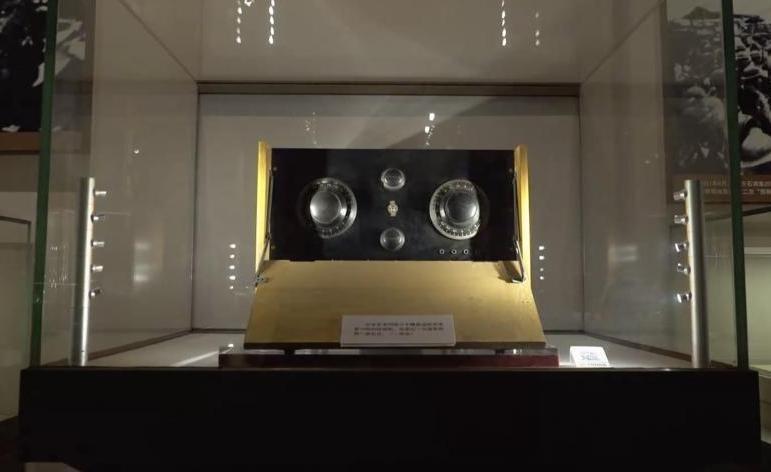 1930年红军缴获一只“破木盒子”，多次帮助毛泽东脱险，这个不起眼的东西有何奥秘
