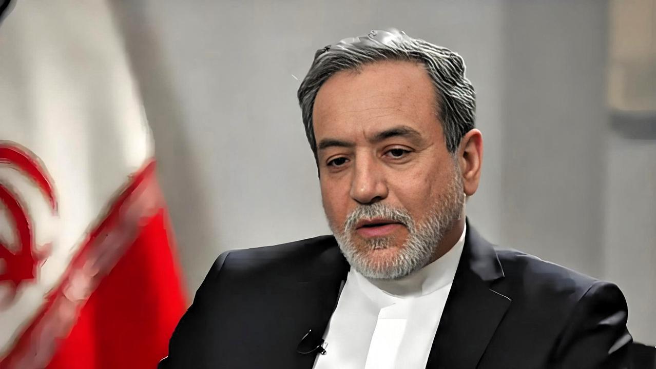 2026年4月27日凌晨，伊朗外长阿拉格齐结束了对巴基斯坦和阿曼的外交之行后，马