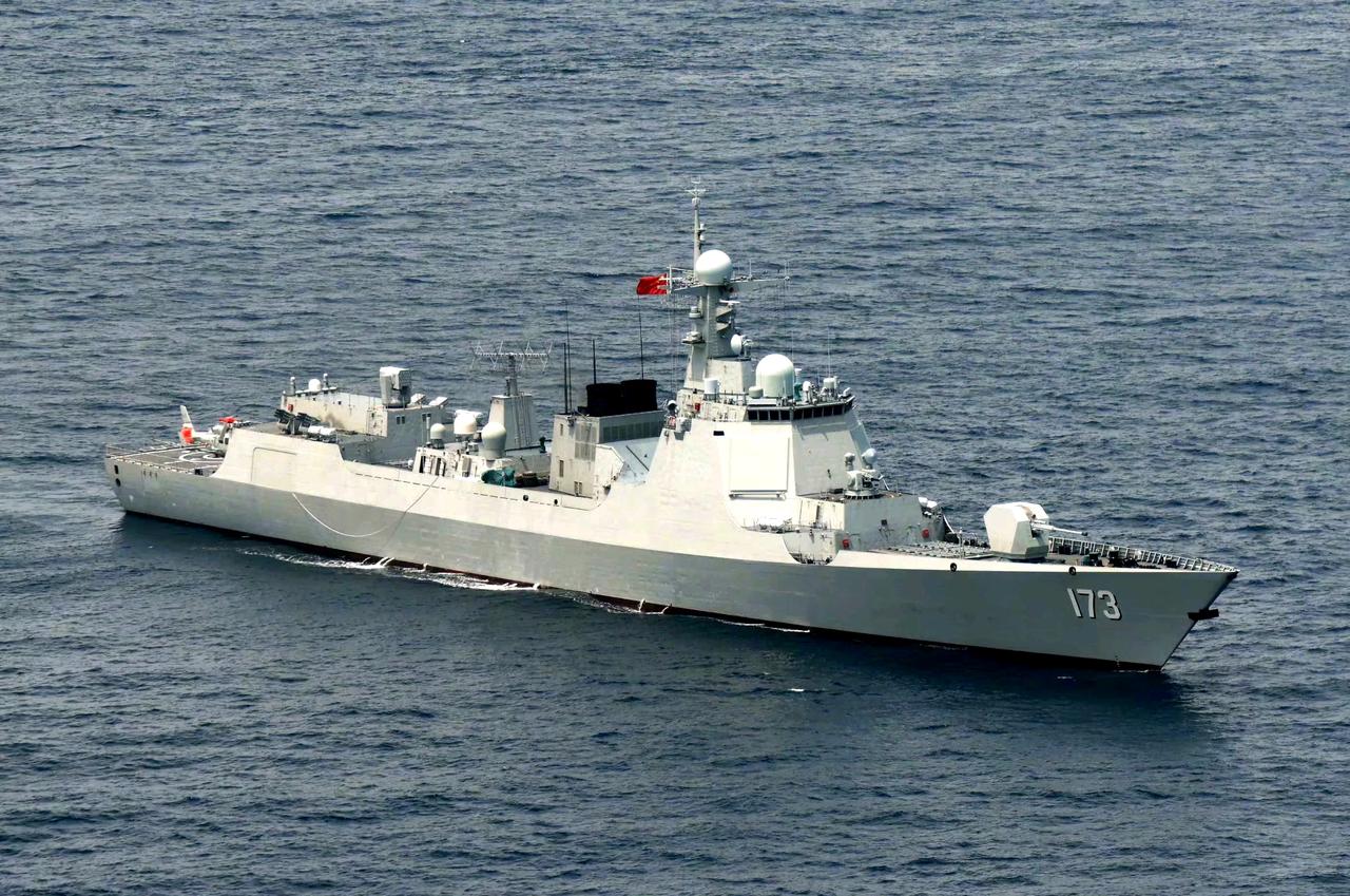 中国人民海军052D导弹驱逐舰长沙舰服役9周年，舷号173，于2015年8月12
