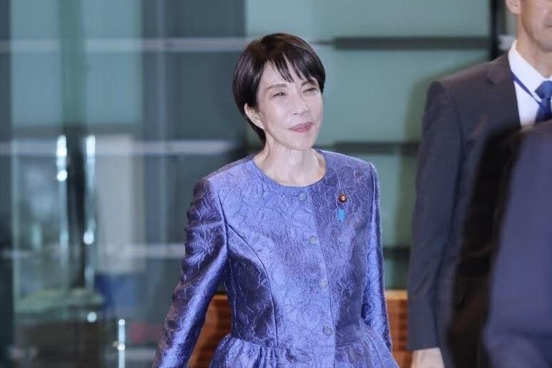 没人理，日本喊话中国
12月25日，日本首相高市早苗在东京站上讲台，说出了那句“