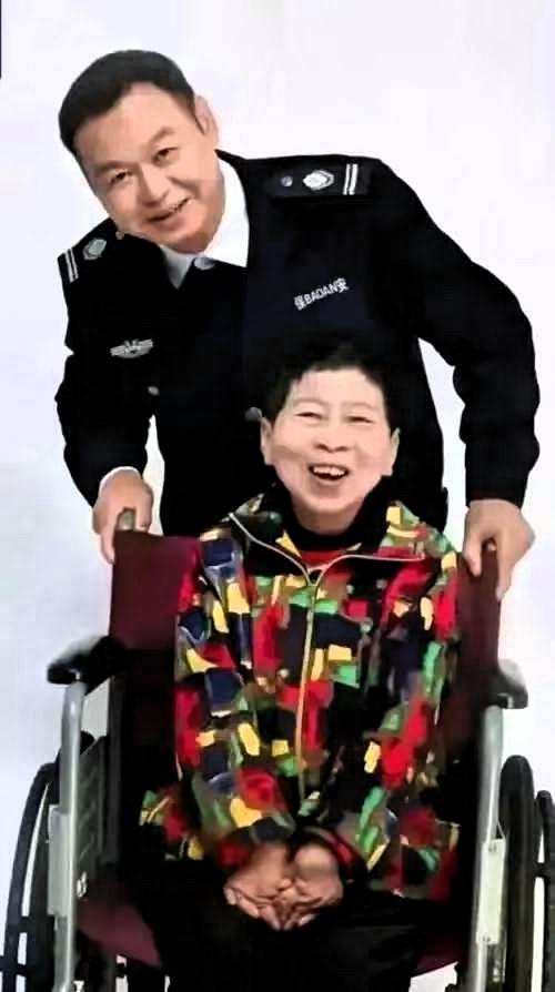 1988年，21岁女孩为救老板身中9刀瘫痪，所有人都以为她这辈子毁了，35年后的