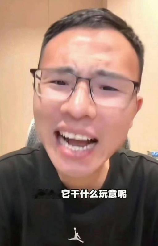 国产手机最该庆祝的一天，因为一夜之间，折叠屏成熟了，可变光圈有用了，屏下摄像头清