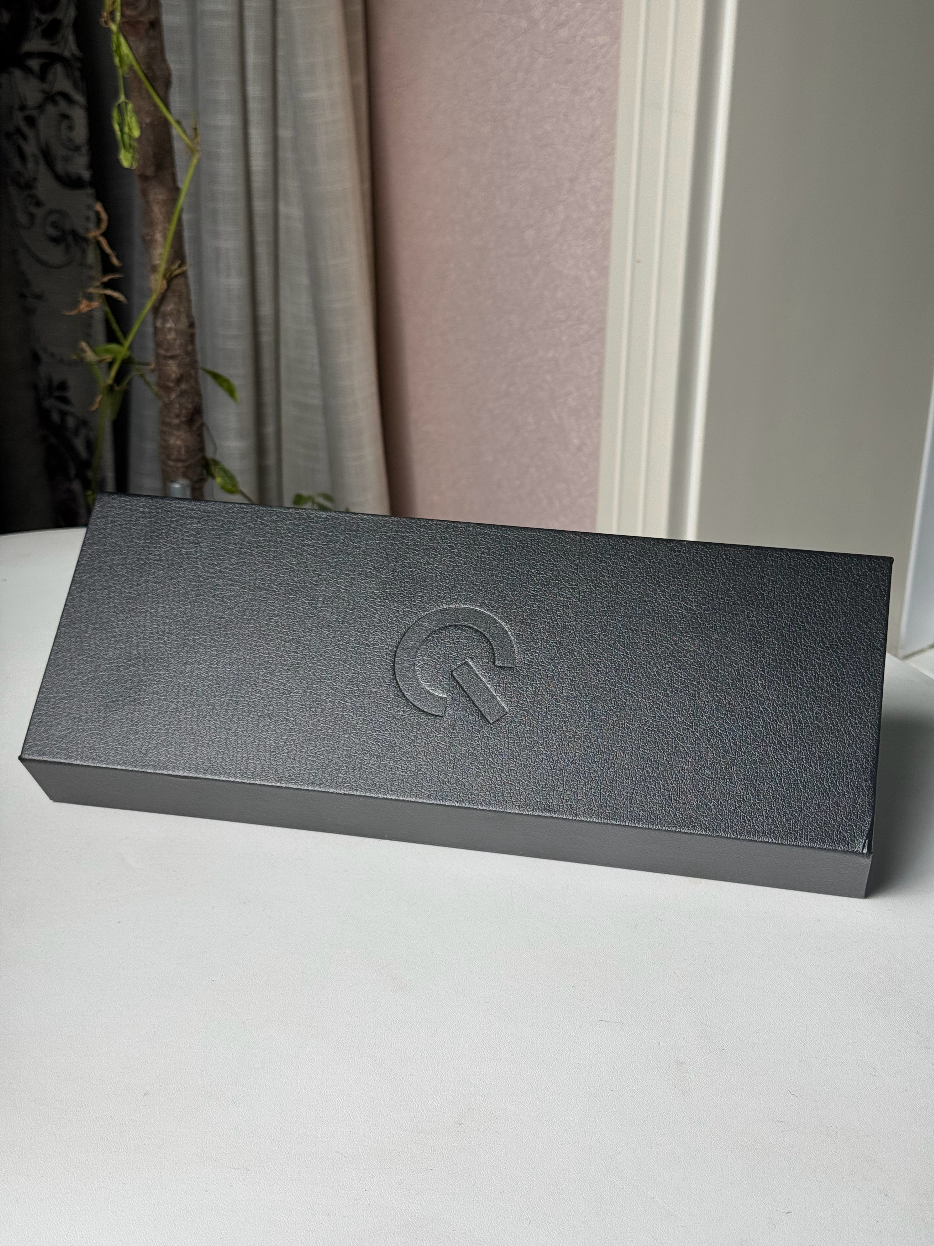 收到iQOO 13发布会邀请函了，贯穿一个理念，就是“iQOO 13香”！打开就