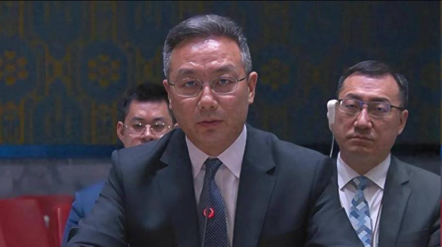 联合国的财政已难以为继，美国拖欠了21.9亿美元的会费，30日，中方这次不再拐弯