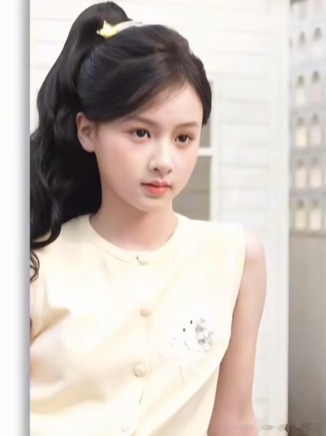 这张脸有一种似曾相识的感觉，有人知道她是谁吗？ 