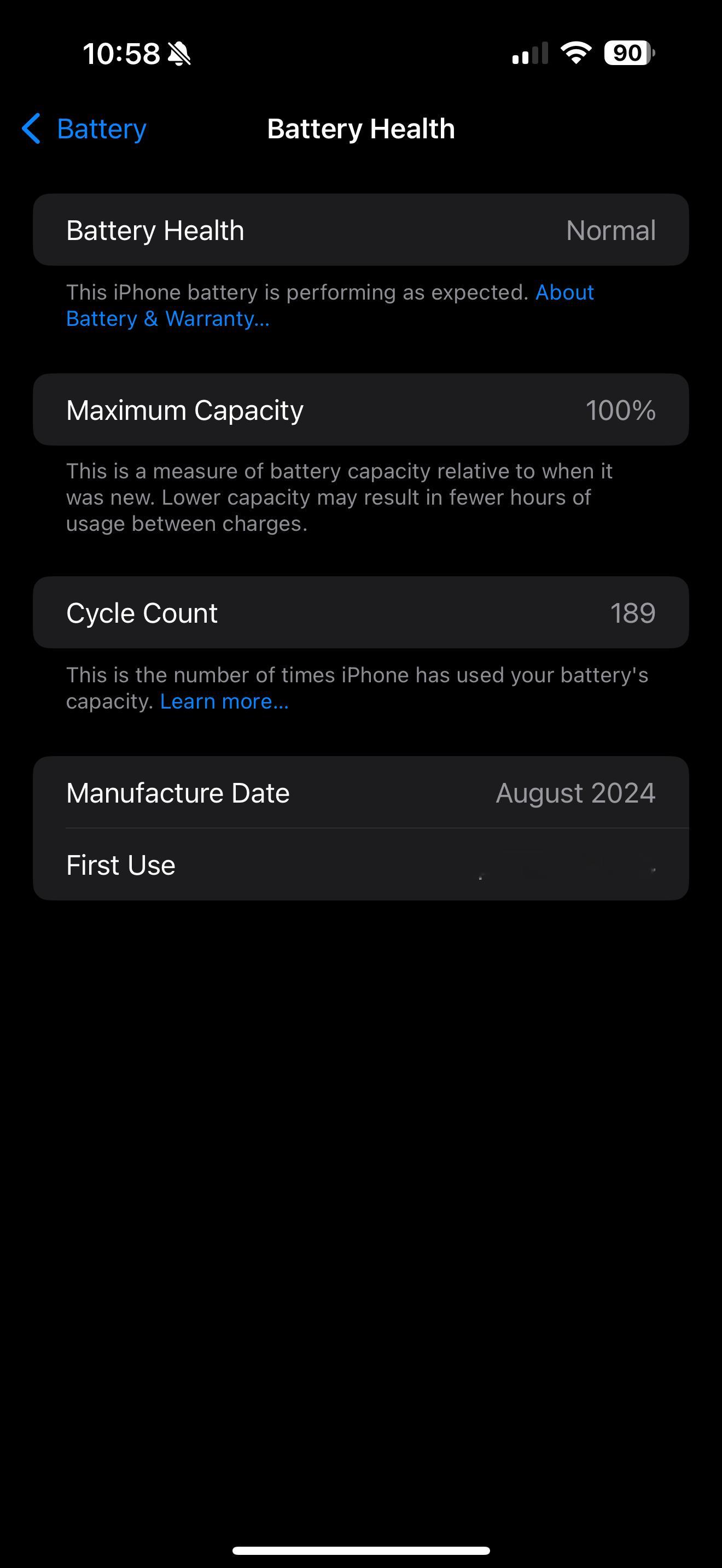 发现我这 iPhone 16 Pro Max 用了一年电池健康度还是 100%。