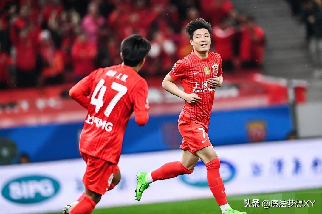 我发现，
武磊昨晚梅开二度，
不只是球技厉害，而是
他为了康复所付出的努力，太圈