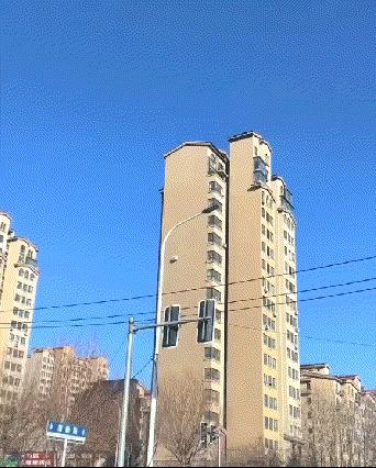 网友:谁能告诉我这空调是怎么装上去的？
