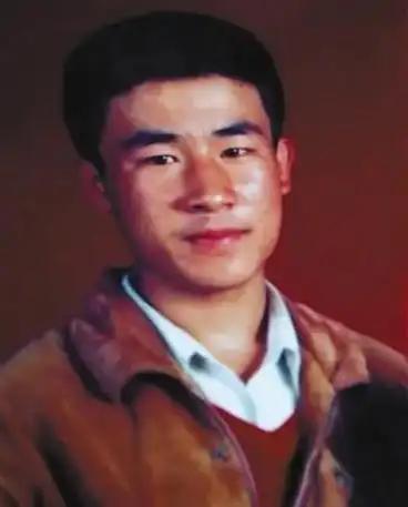 1995年，21岁的聂树斌被枪决。他死前说，妈我没杀人。案子办得很快，几个月就判