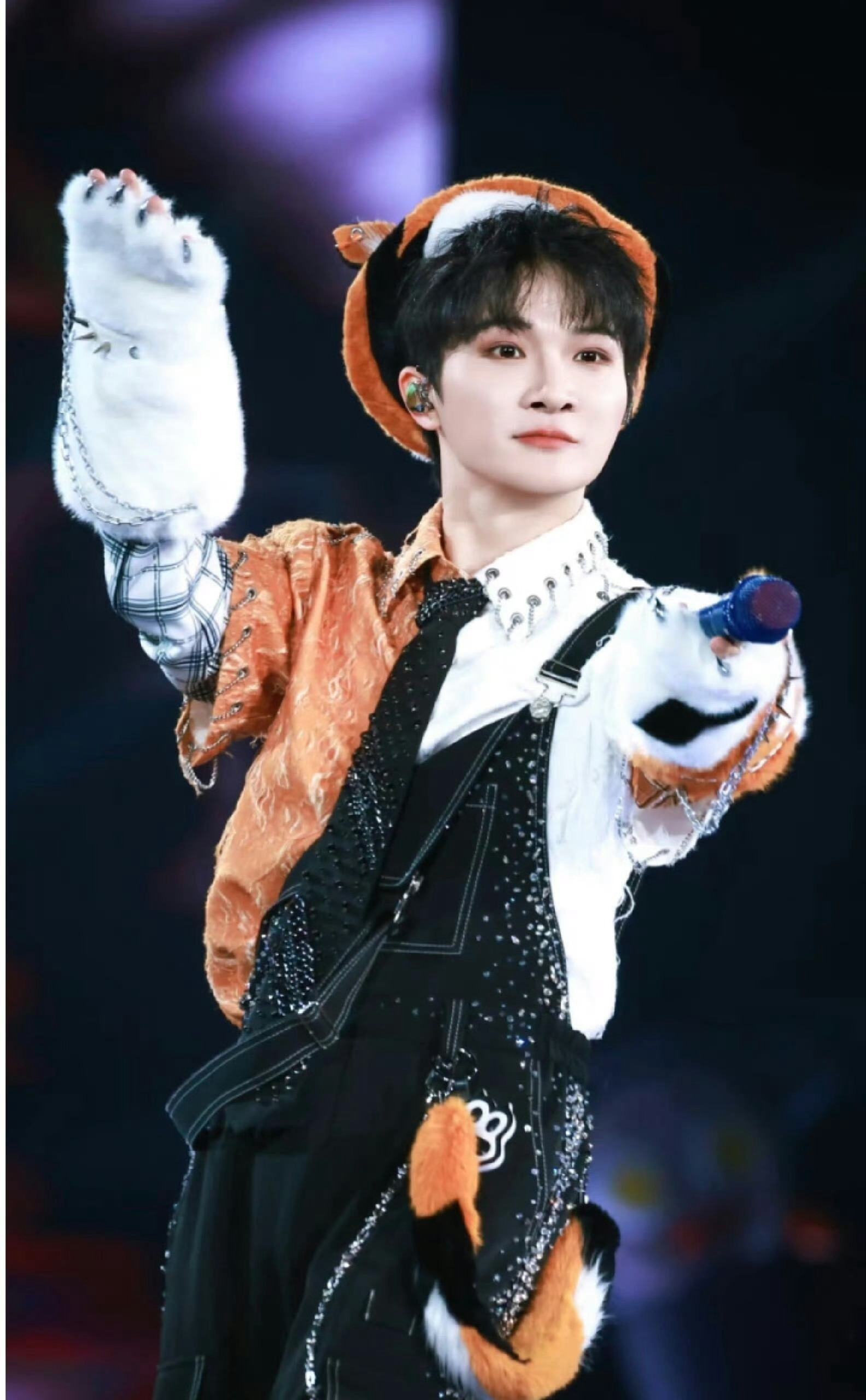 周深官宣加盟2026湖南卫视春晚湖南卫视春晚全阵容官宣官宣锁定！周深加盟2026