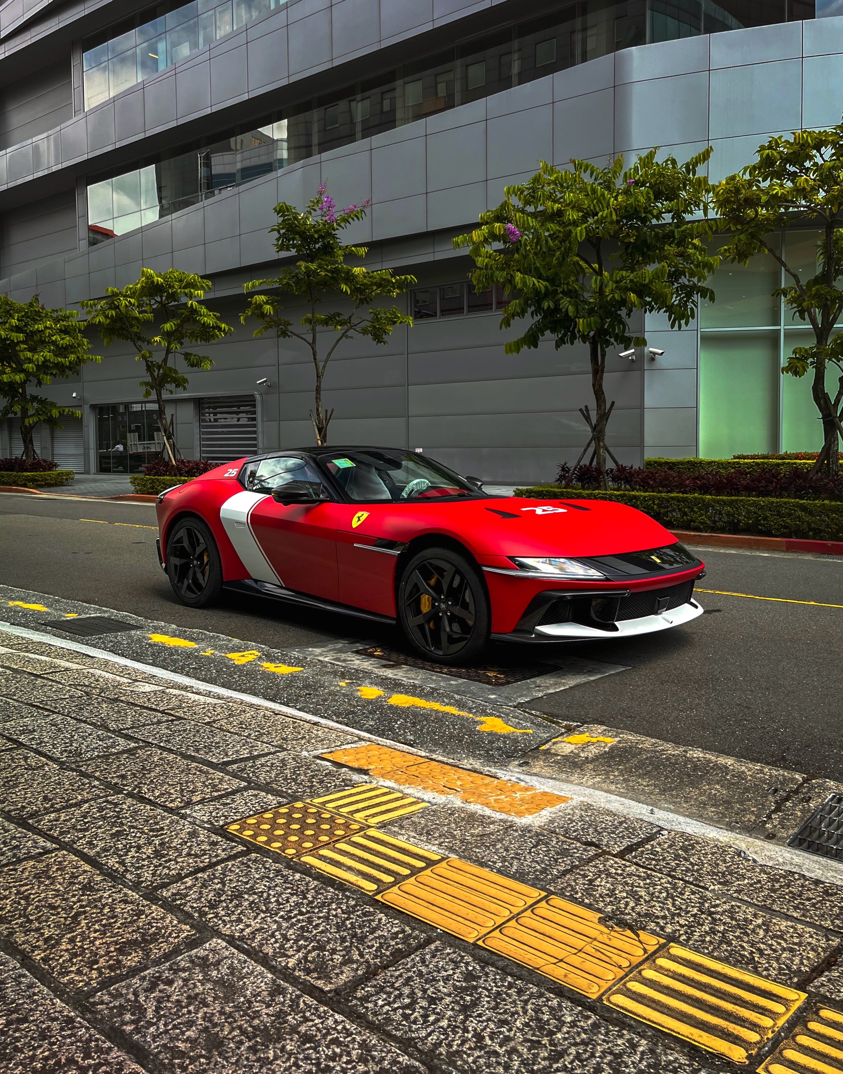 Ferrari 12Cilindri Spider油漆：Rosso Racing