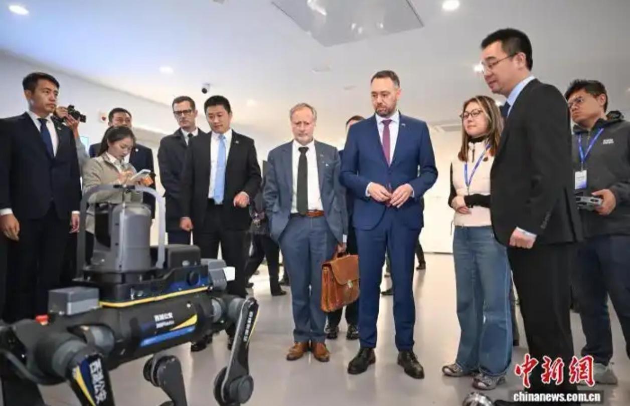 比利时副首相现场“恭喜中国”：杭州这只“机器狗”已具备领跑实力

欧洲政要主动上