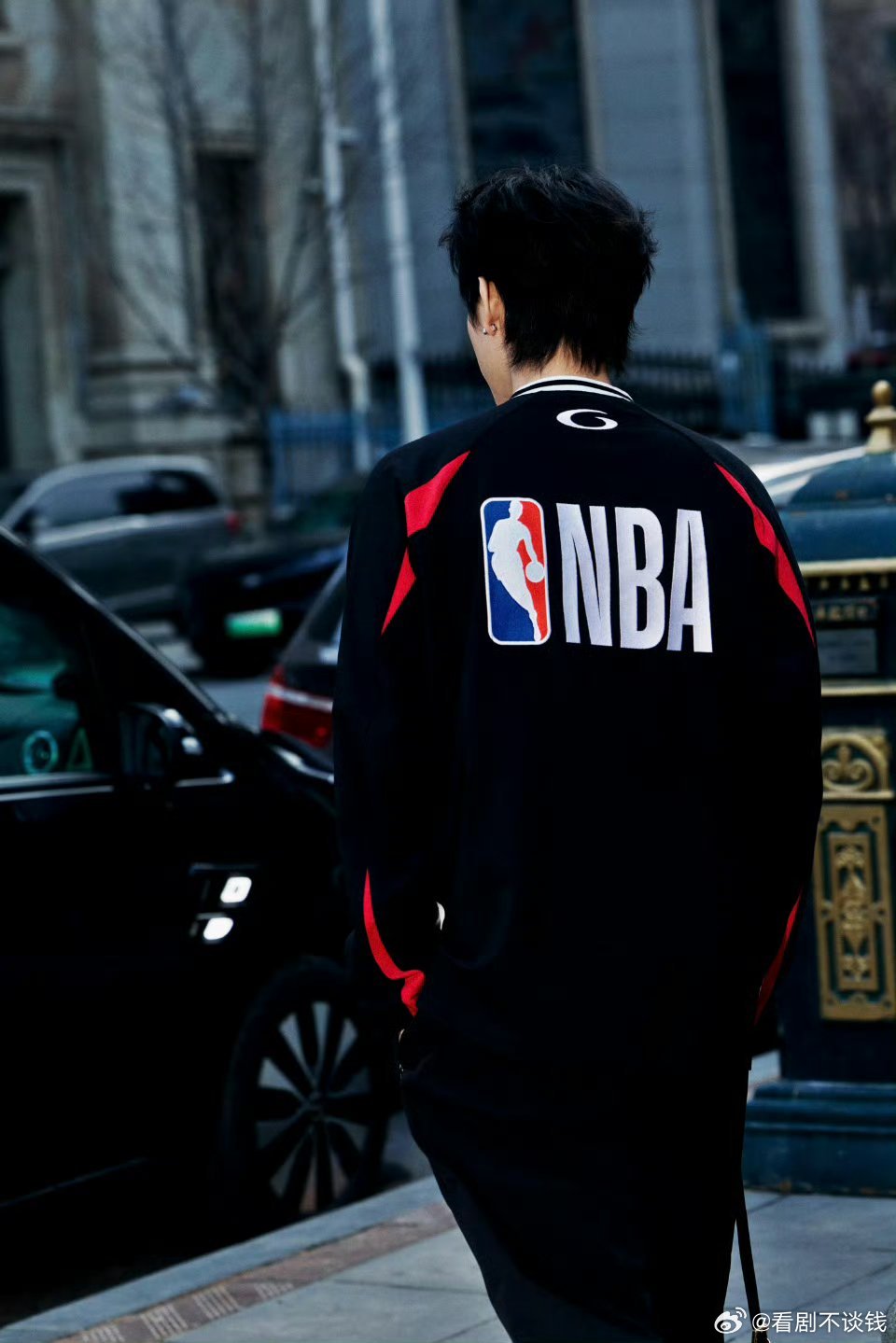 陈飞宇 吃的也不多还是得活着 对这个小男孩包容一点吧