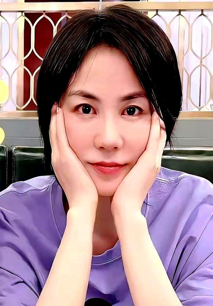 “你新来的啊？！” 谢霆锋一句话，让全场记者哑火。
 
话筒怼到嘴边，问题又尖又