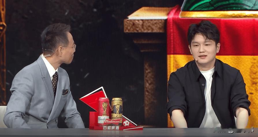 绝对认可！詹俊谈樊振东：

“樊振东作为乒乓球运动员，但是对于足球有极致的热爱，
