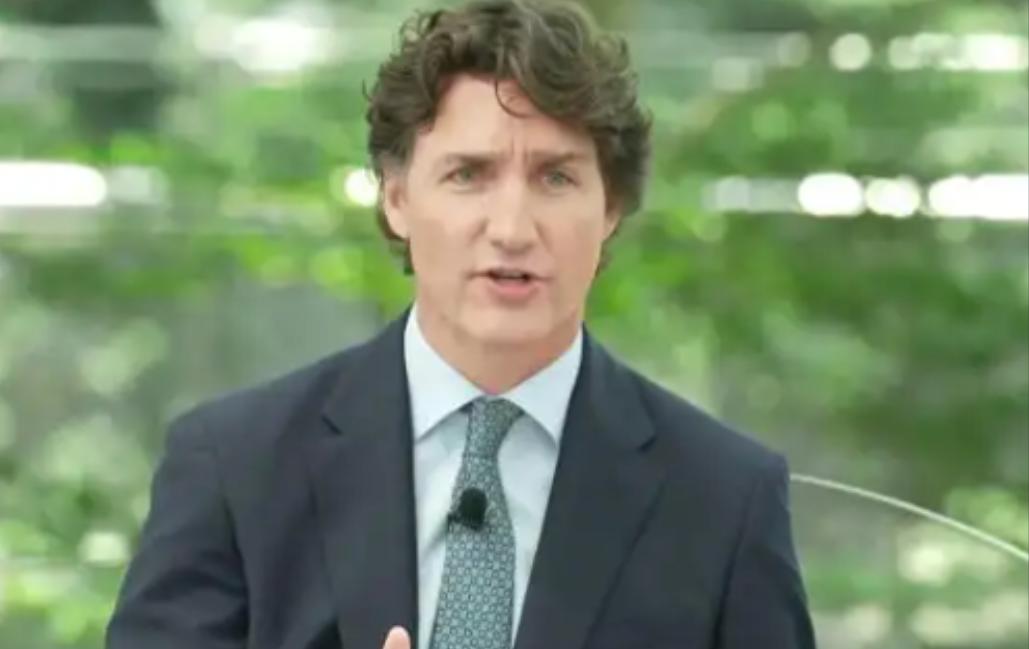 加拿大前总理特鲁多，4月23日在新加坡：CNBC访谈中，开始炮轰美国对加拿大经济
