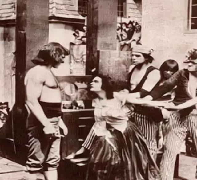 1638年的法国昂热，一位18岁的美丽少女被判处绞刑。行刑前，刽子手被少女的美貌