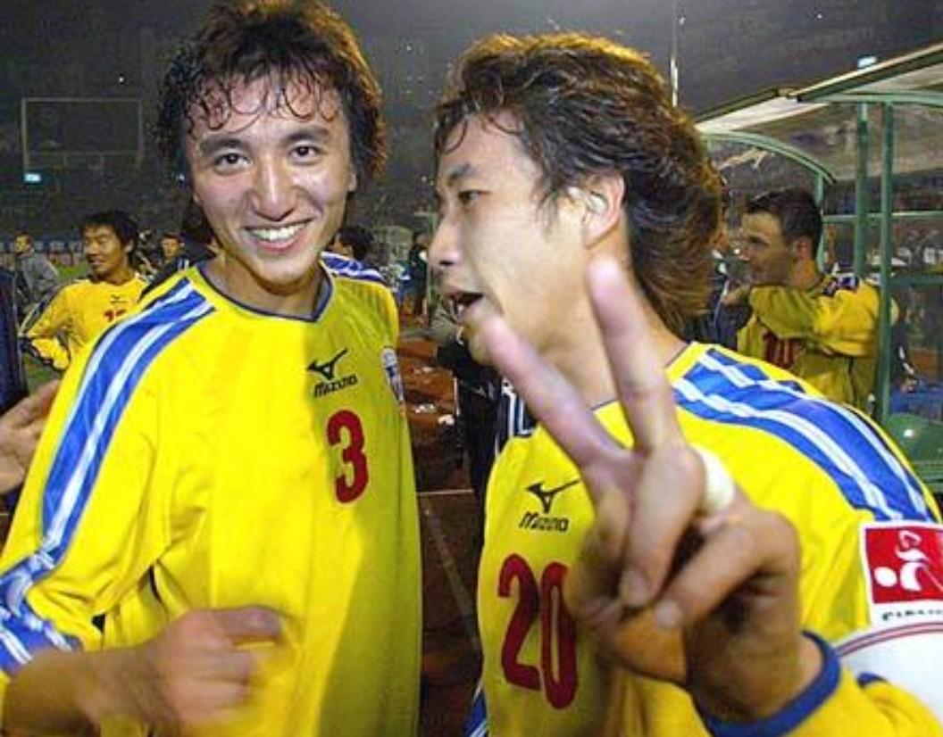 新一届国足2000年4月在昆明集结。全兴小将刘成可以说是“集千恩万宠于一身”。刘