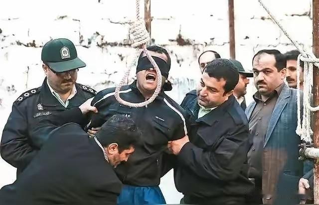 4月25日，伊朗对以色列间谍基尼亚处于绞刑，以警告美国以色列间谍，基尼亚在伊朗境