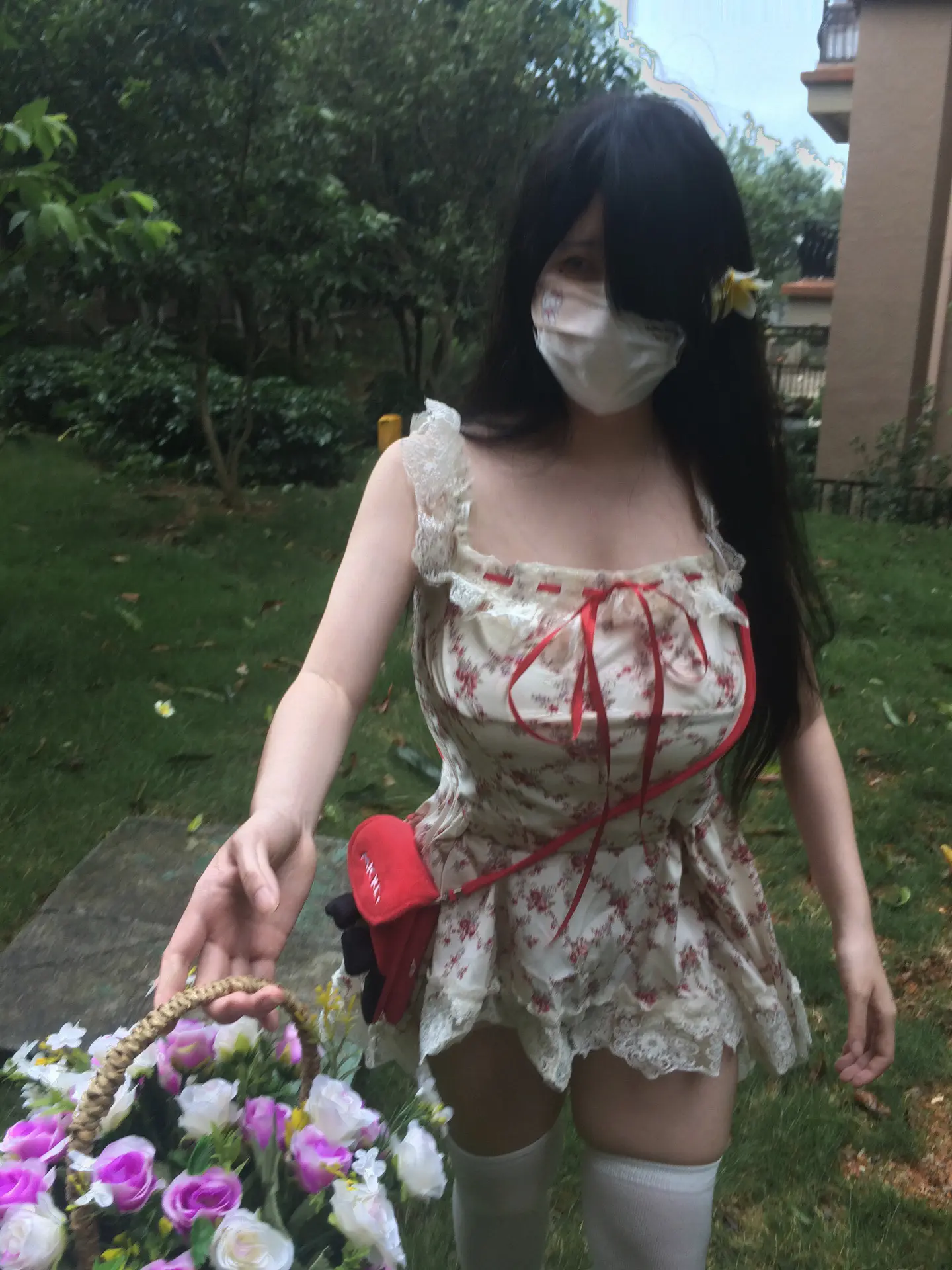 如果你愿意陪我走 那我四季都牵你的手.