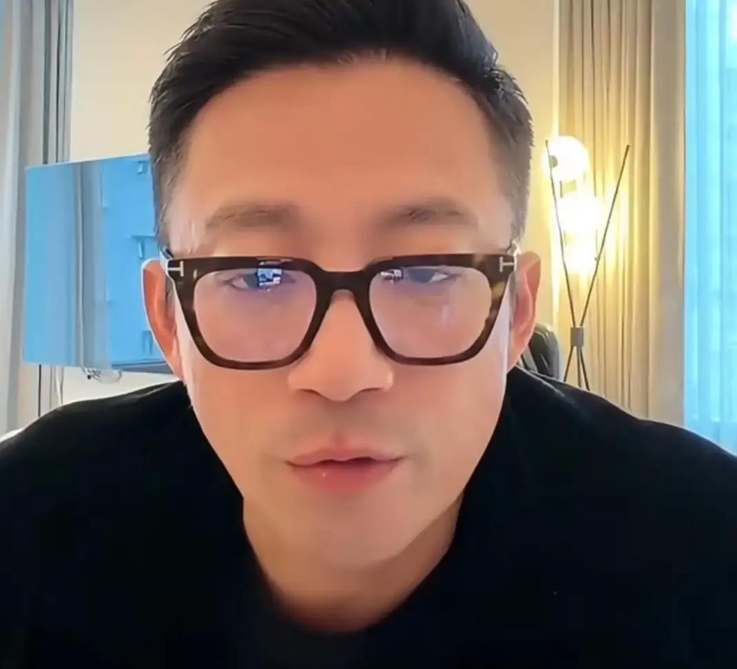 汪小菲直播里直接开嘲张兰，说她天天端着豪门贵妇架子。

我刷到那段差点把手机摔了