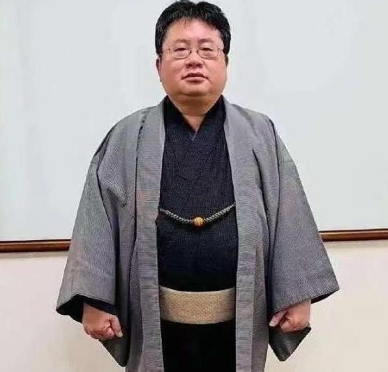 高市早苗疯狂反华，背后竟是两个中国败类在出谋划策？
2026年6月的七国集团峰会