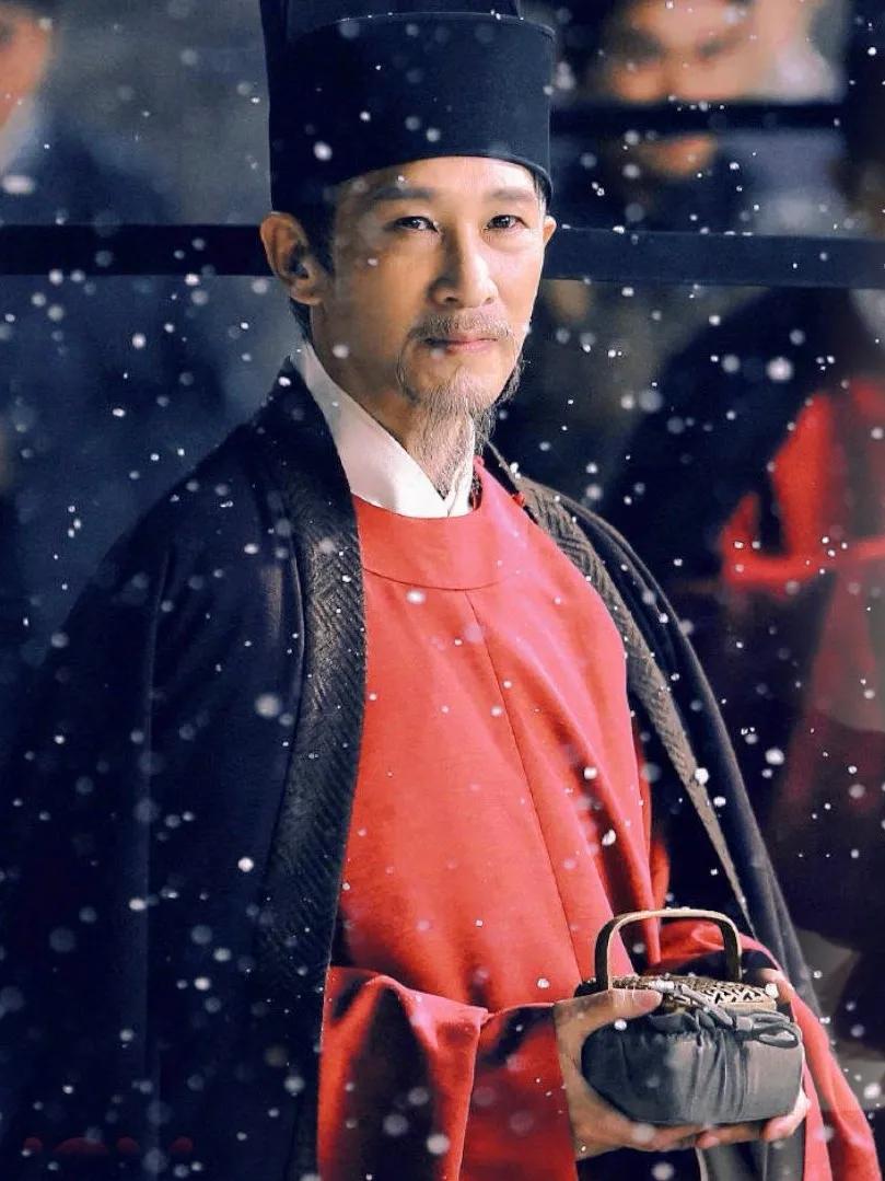 他一生致力变法强国，守土开边，死后却被《宋史》列入《奸臣传》；他说端王轻佻，不可