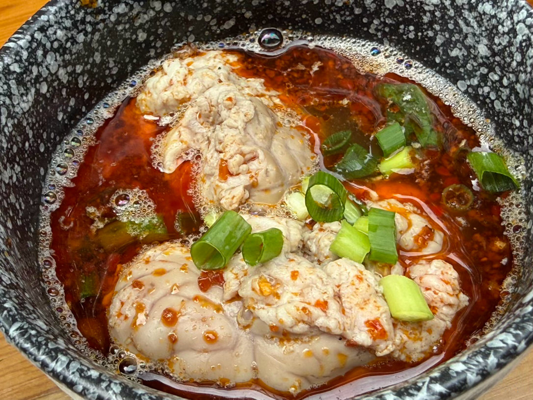 阿狱的反向减肥指南 谁成想呢，在青岛吃到了从来没吃过的羊杂汤，老板宁夏人，而且一