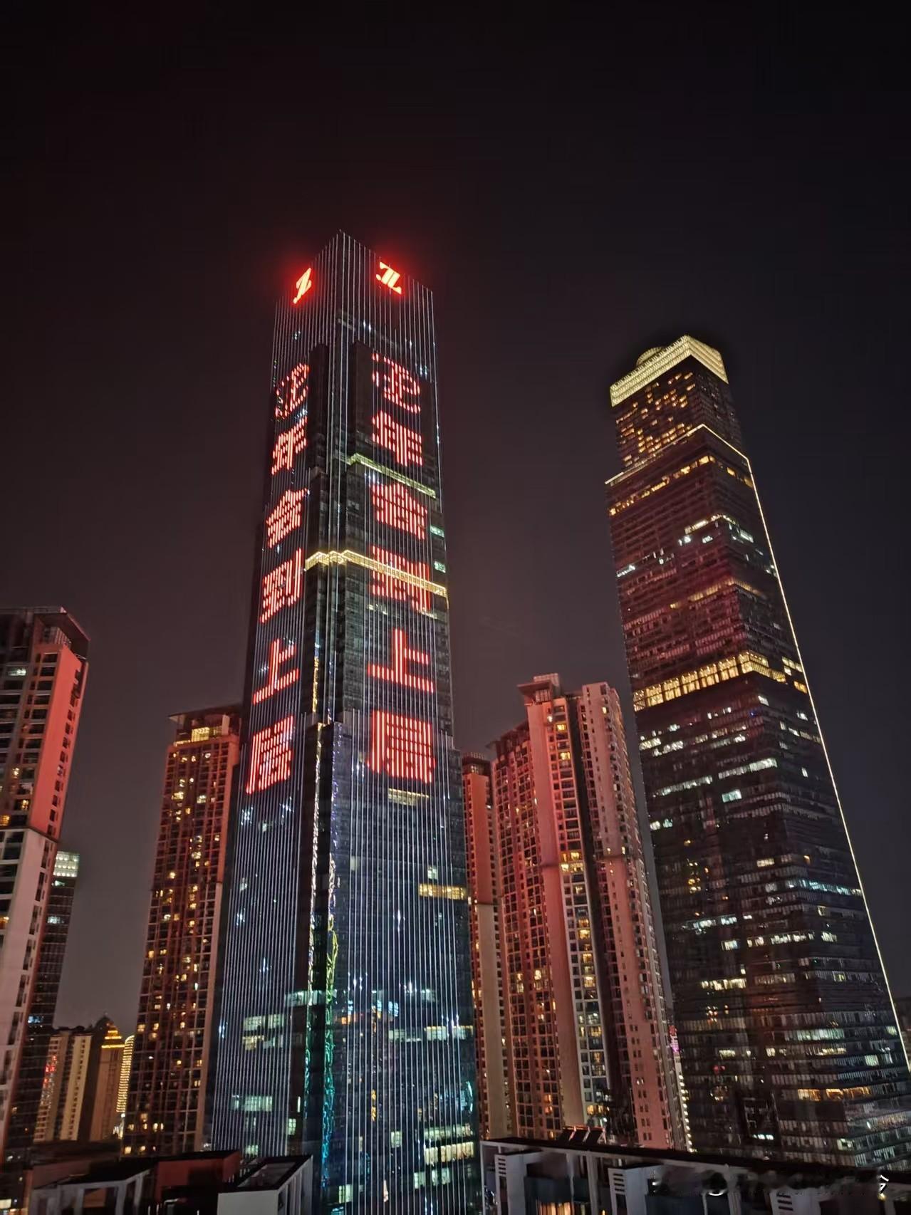 南宁（图①）和云南的普洱市，都在北回归线以南，所以冬天比较暖和。
而且，只要你仔