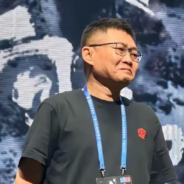 谢谢陶部长！先生说您瘦了，一看还真是。这一年多您肯定费心不少、受了很多累。您最清