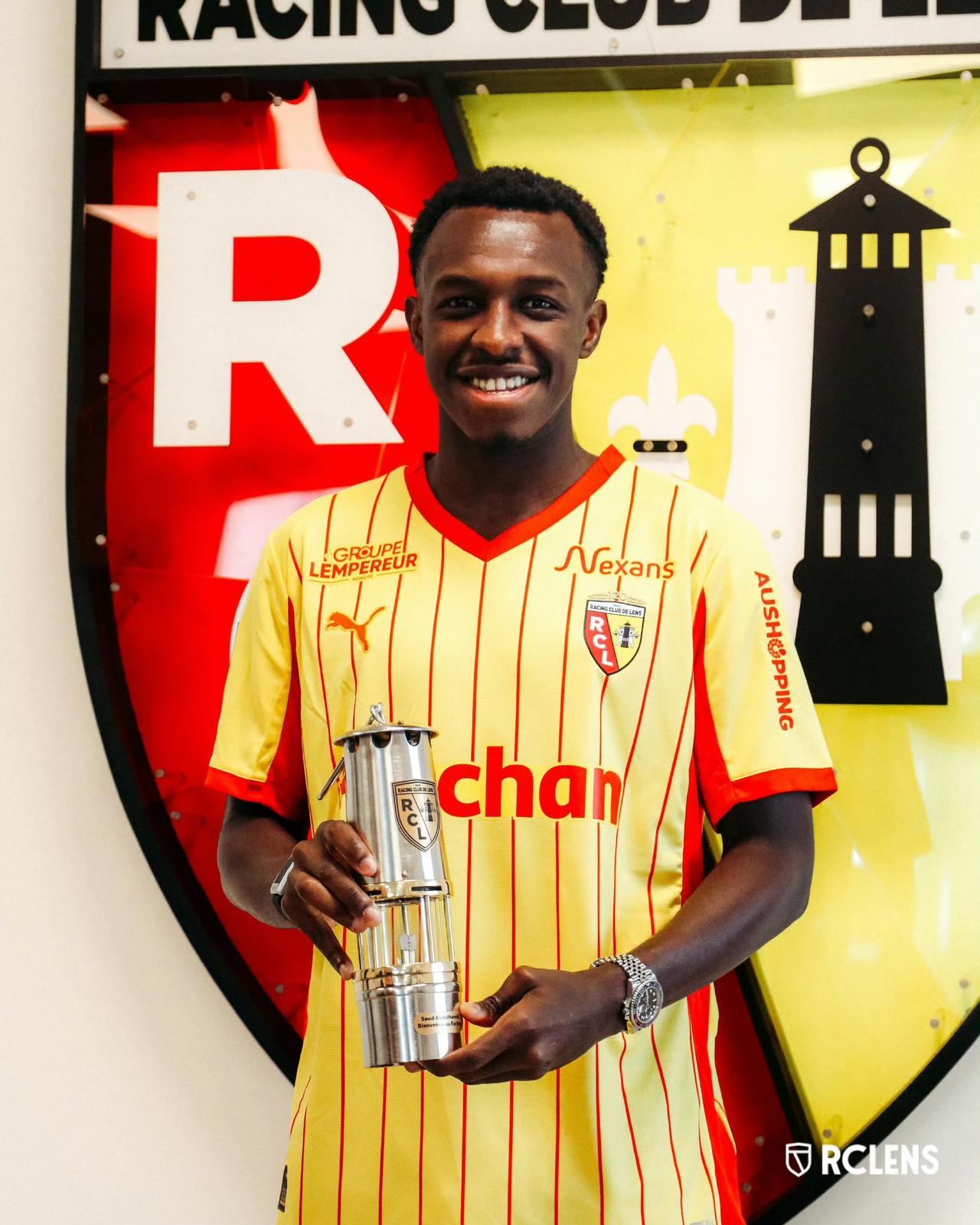 【亚洲球员】法甲第25轮，朗斯3:0梅斯，26岁的沙特右后卫沙特·阿卜杜拉哈米德