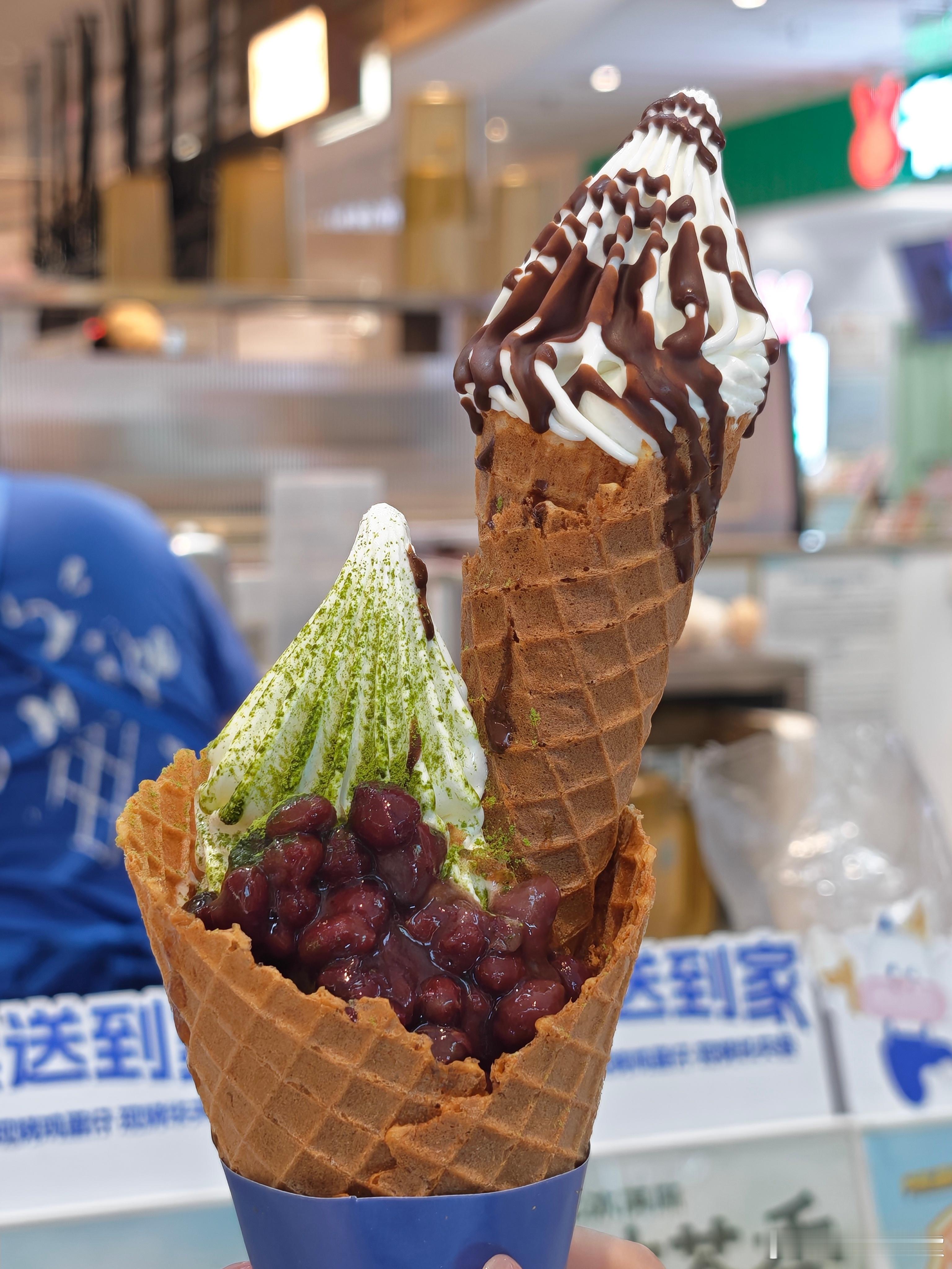 雪糕是糖油混合物具象化了冰淇淋是吗？？天气越来越热了，这几天就已经吃了好几个冰淇