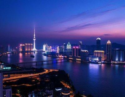 相亲市场，为什么现在男生都害怕？因为有些女人来相亲，目的很明确，就是来抄家的。