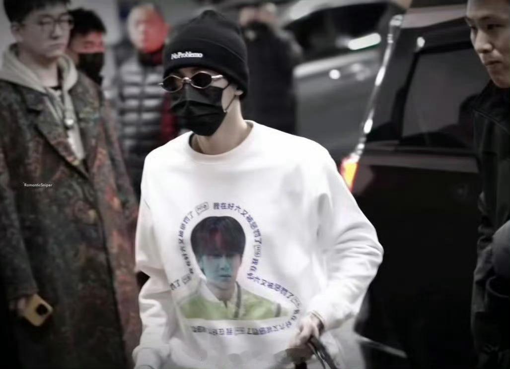 檀健次李雪琴一看就输得起 哈哈哈哈哈 这下大家都知道你俩玩游戏输啦[doge] 