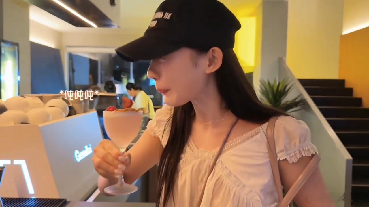 林允家乡游玩vlog 家乡游玩vlog，林允很开心。 ​​​