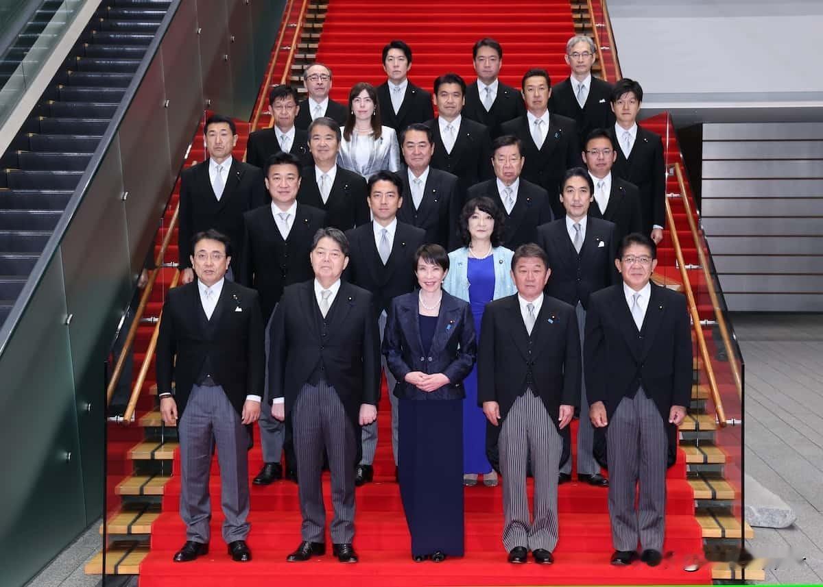 日本近些年来的大米消费数量一直在减少，与之相对的是小麦的进口量正在逐渐上升，日本