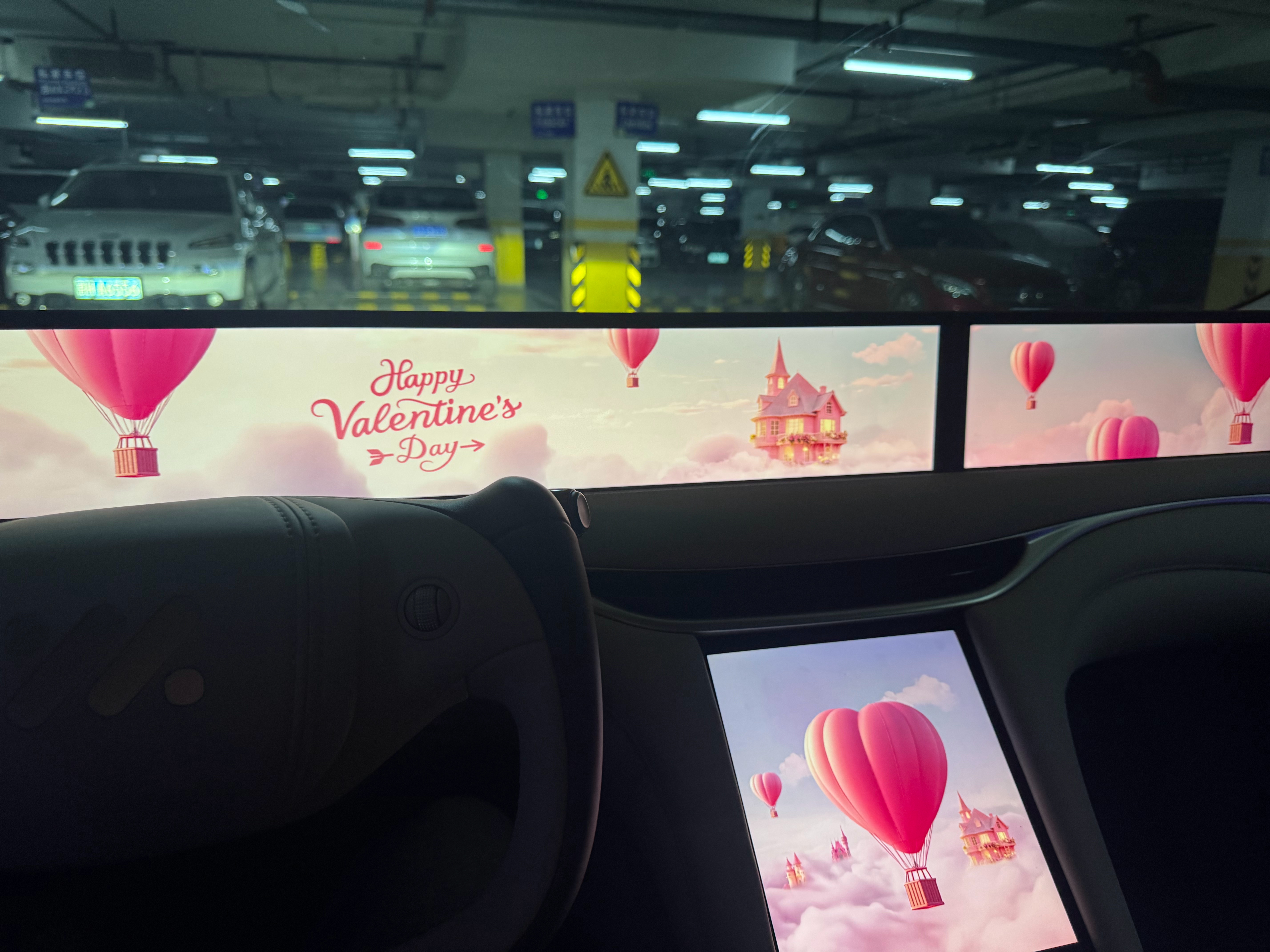 智己这车真的太讨厌了！什么节日都搞个开机动画，虽然坐进来很有情绪价值……但是！这