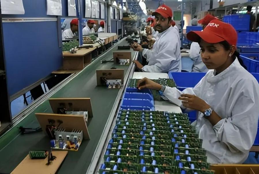 表面上看，印度经济交出了一份足以让许多国家艳羡的成绩单。最新数据显示，其季度经济