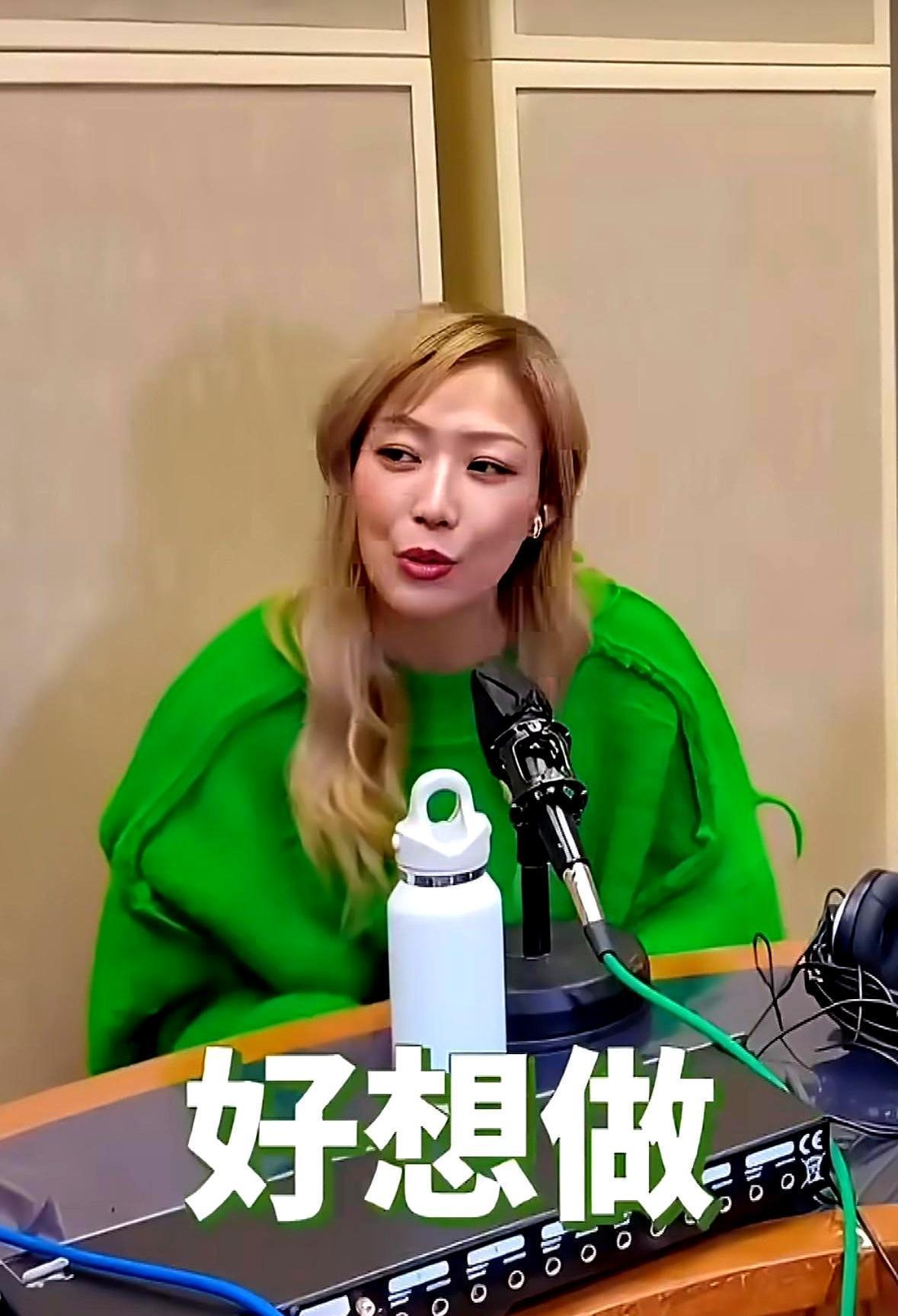 黄子华把三百万摔在法庭桌上，指着权贵喊我要换兄弟三个月饱饭！
你以为他是贪财的毒