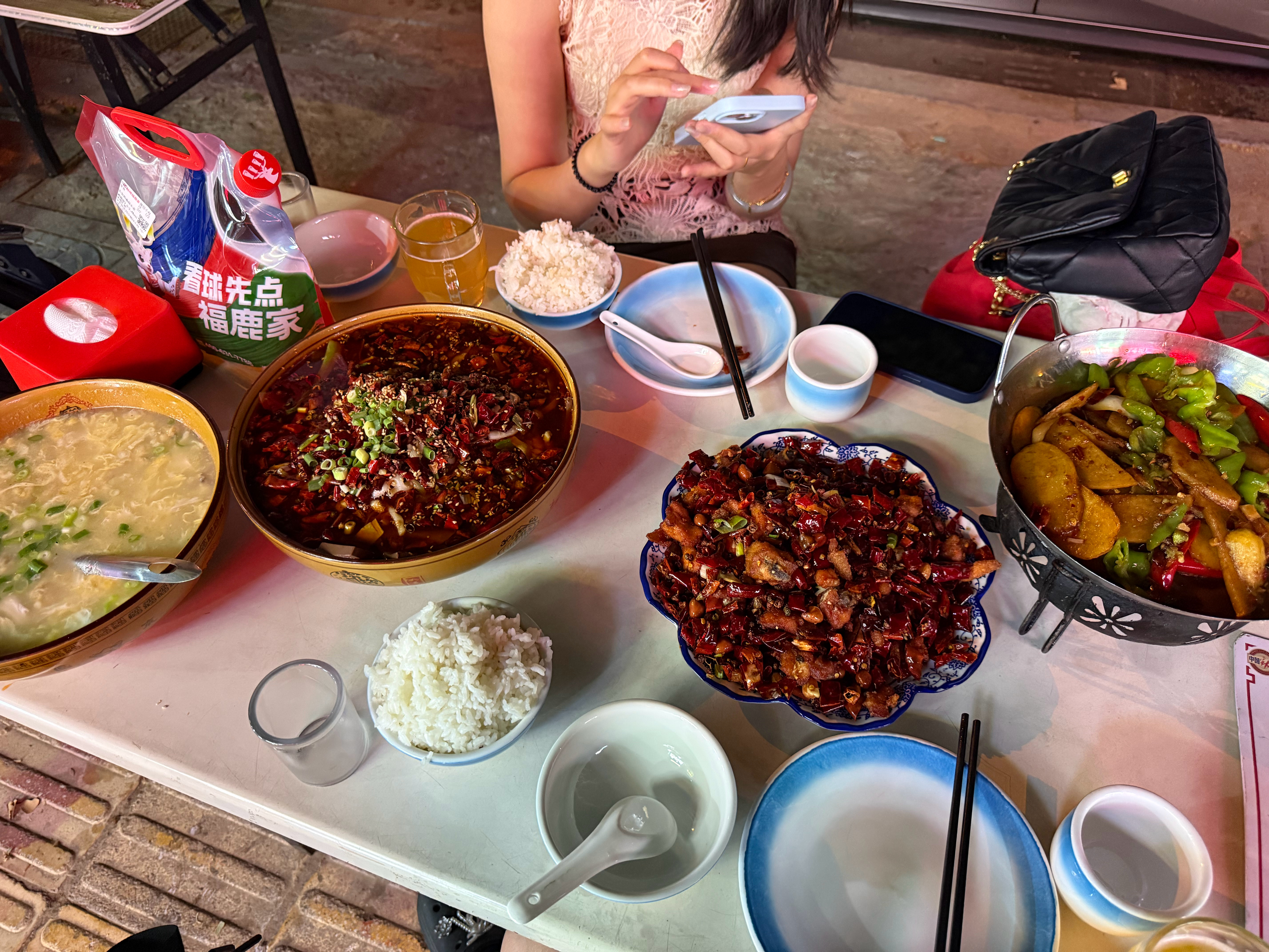 川菜什么的太香了，可能是更符合北方人口味，感觉不如四川的辣 