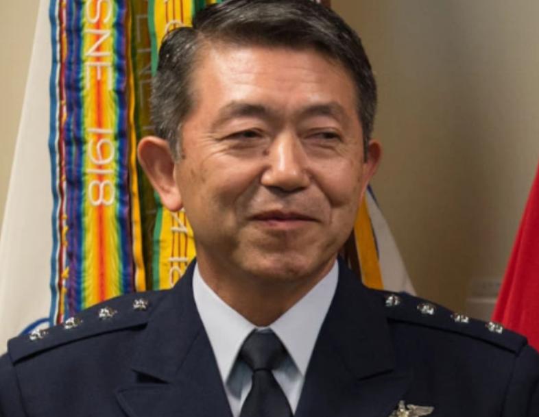 为什么中方对岩崎茂实施制裁后，日方态度变软了?关键就在于中方冻结的那笔超 1.2