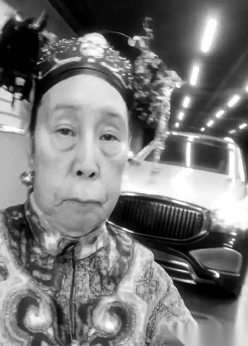 老佛爷落难开口借10万，乔致庸这算盘打得简直绝了——扑通一跪：“给您30万！但这