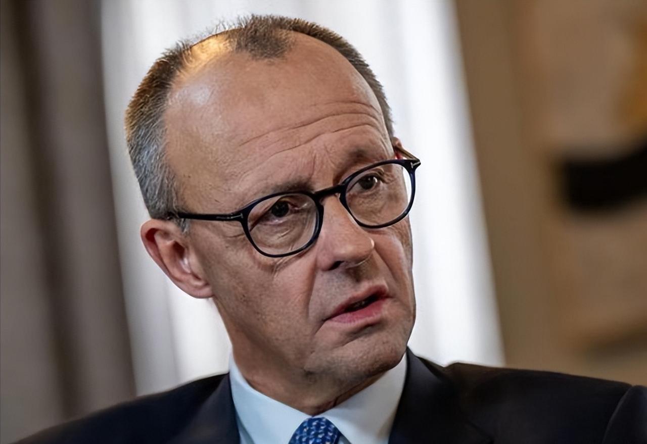 德国总理默茨：中国未来将在军事上与美国平起平坐，美国已丧失领导地位

德国总理弗