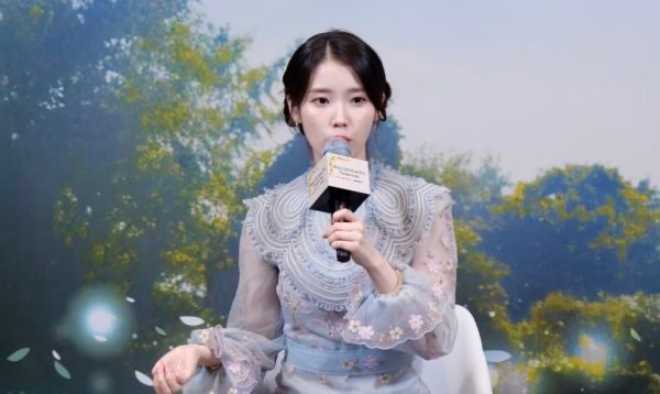 IU夸赞朴宝剑演技朴宝剑演技让IU有危机感 据台媒，朴宝剑在《苦尽柑来遇见你》里